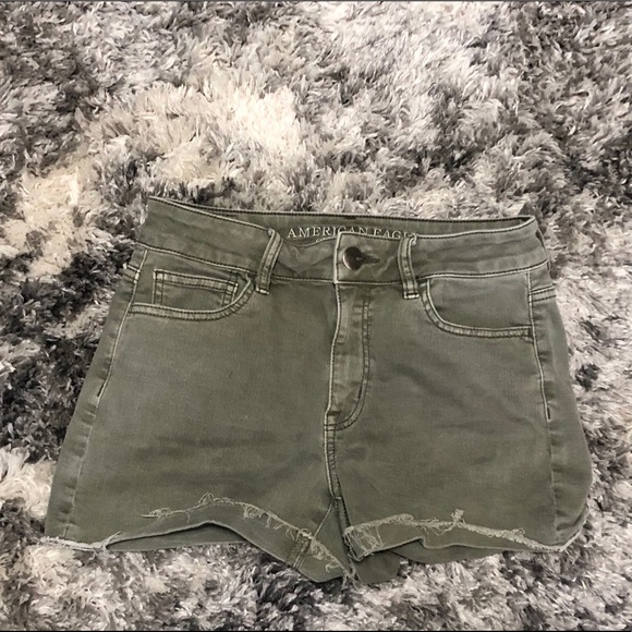 AE Shorts - Picture 2 of 3